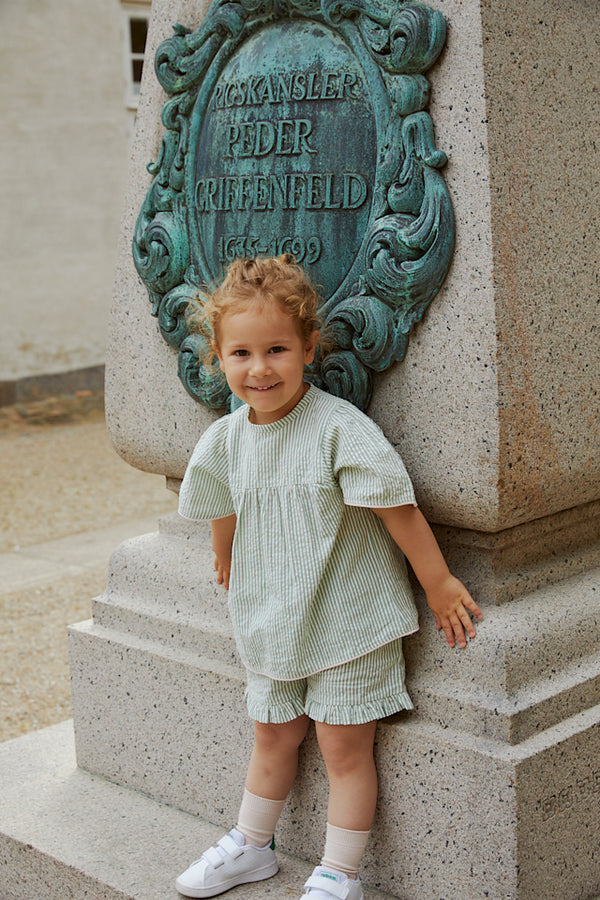 Seersucker girly shorts - Green with cream stripes